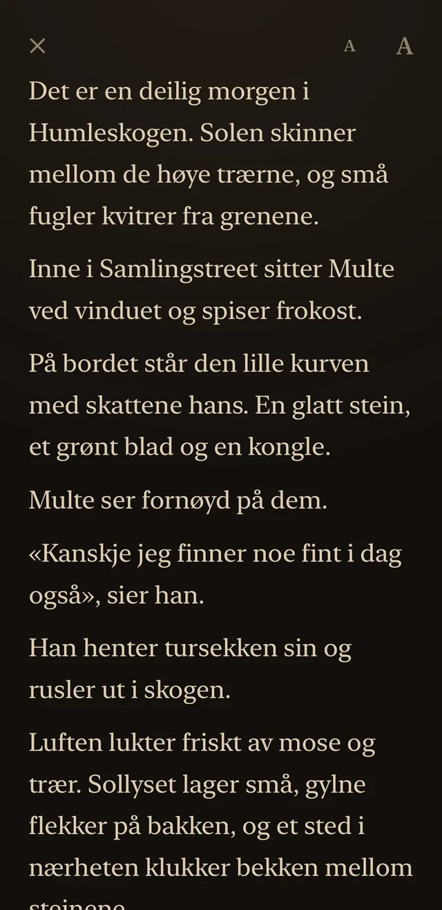 Skjermbilde av «Les selv», der dere kan lese historien høyt: teksten om Multe med stor skrift på mørk bakgrunn.